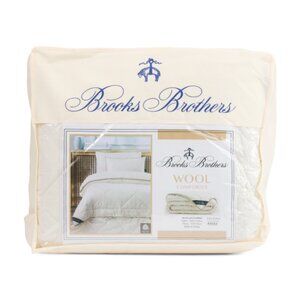 BROOKS BROTHERS Luxury Year Round Comforter